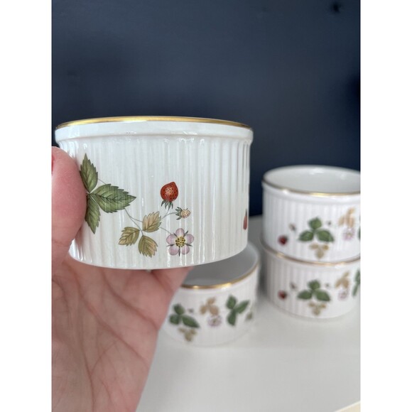 Wedgwood Wild Strawberry Set of 4 Ramekins 3" Oven to Table Gold Rim Traditional - Picture 5 of 7